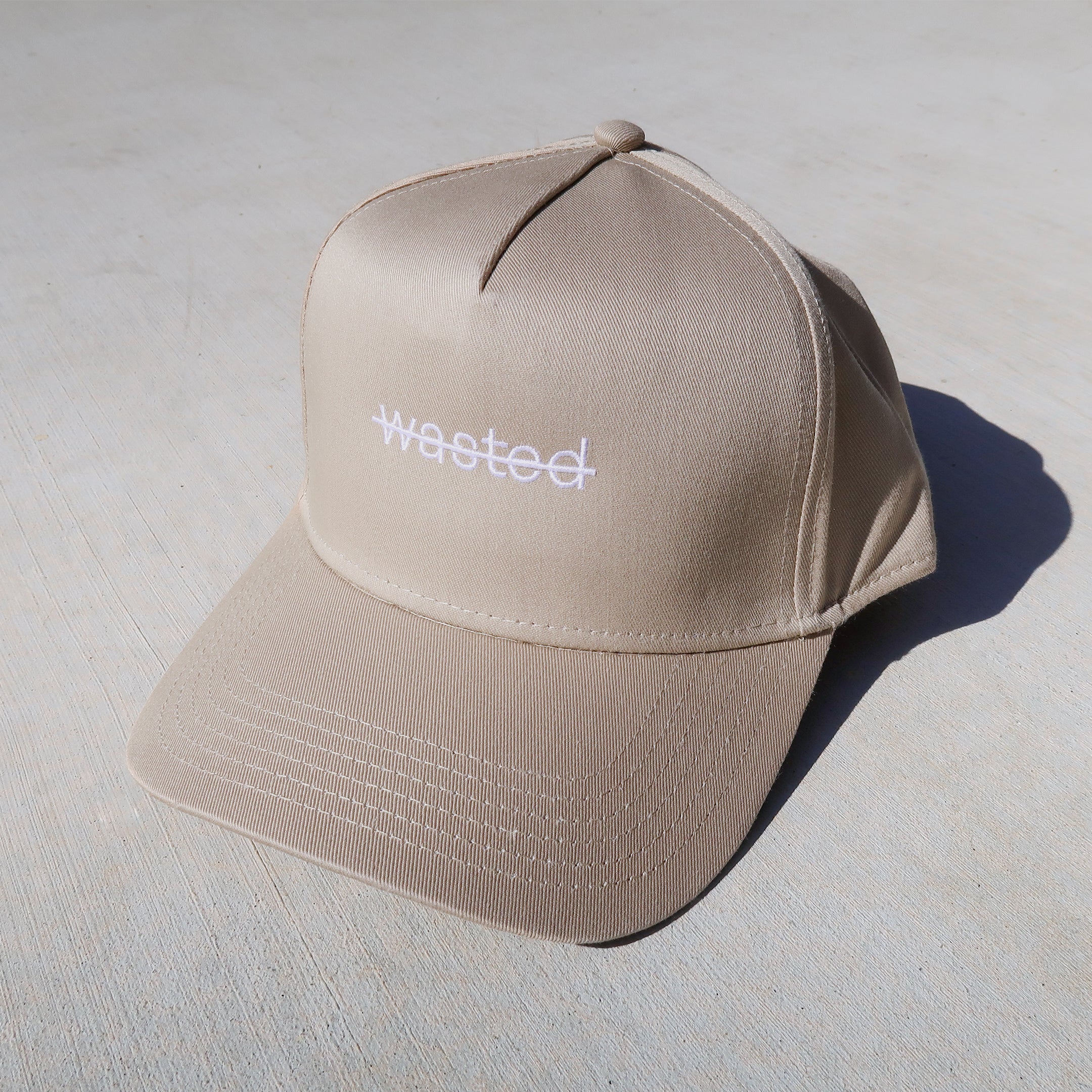 hiyo-hat-trucker-neverwasted-beige.jpg